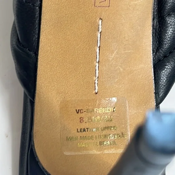 Vince Camuto Sandal Sarendie Women's Size 8.5 Black Quilted Strap Slide - Picture 7 of 7